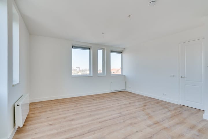 Photo 6 of Scharlo 45-A