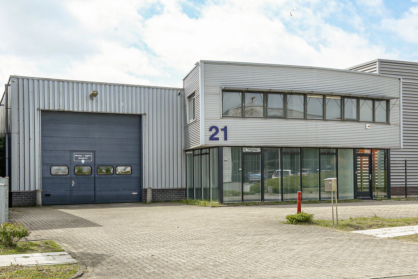 View photo 2 of Waterland 21