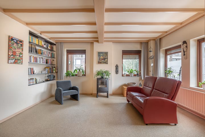 Photo 2 of Daniken 5