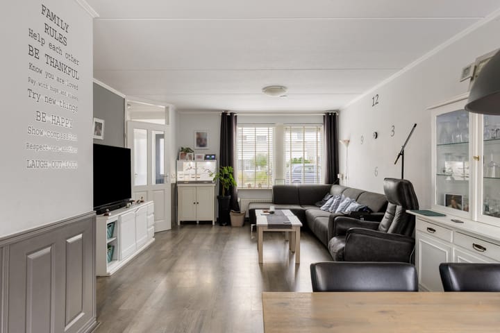 Photo 9 of Hunzestraat 106