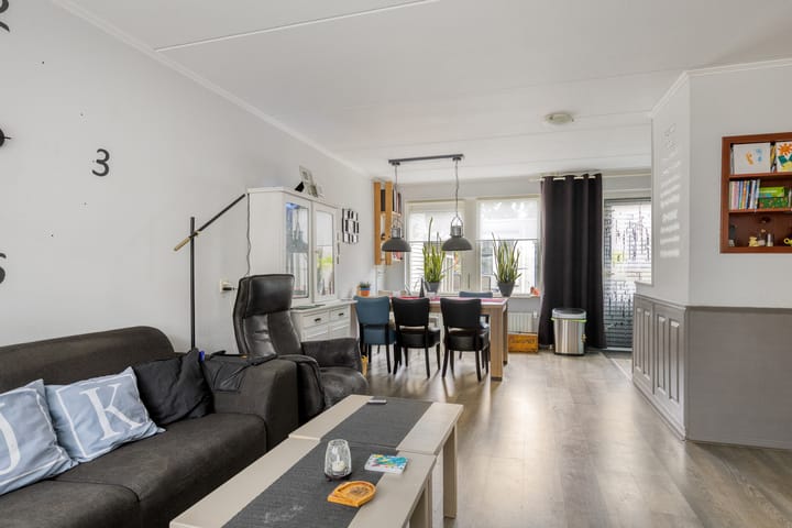 Photo 8 of Hunzestraat 106