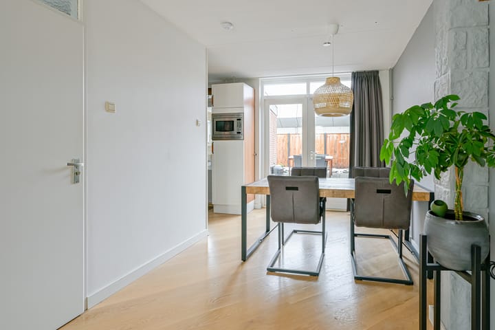 Photo 5 of Dokter Mulderstraat 13-A