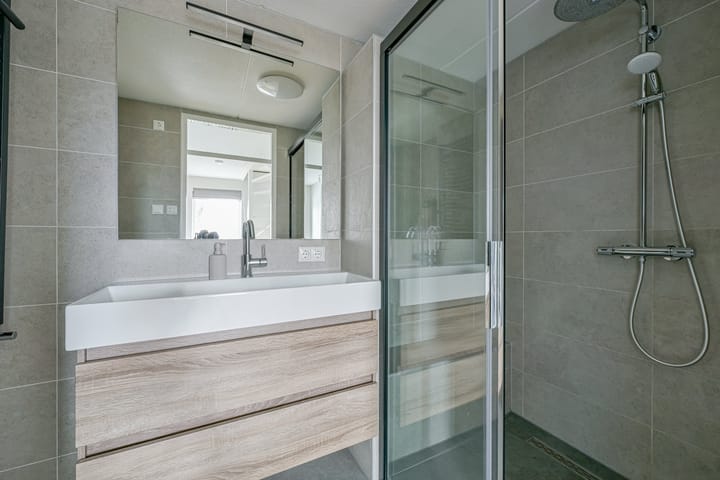 Photo 18 of Dokter Mulderstraat 13-A