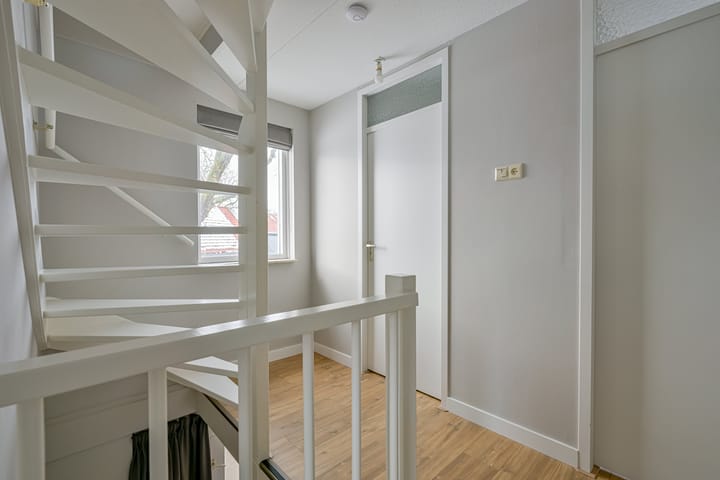 Photo 25 of Dokter Mulderstraat 13-A