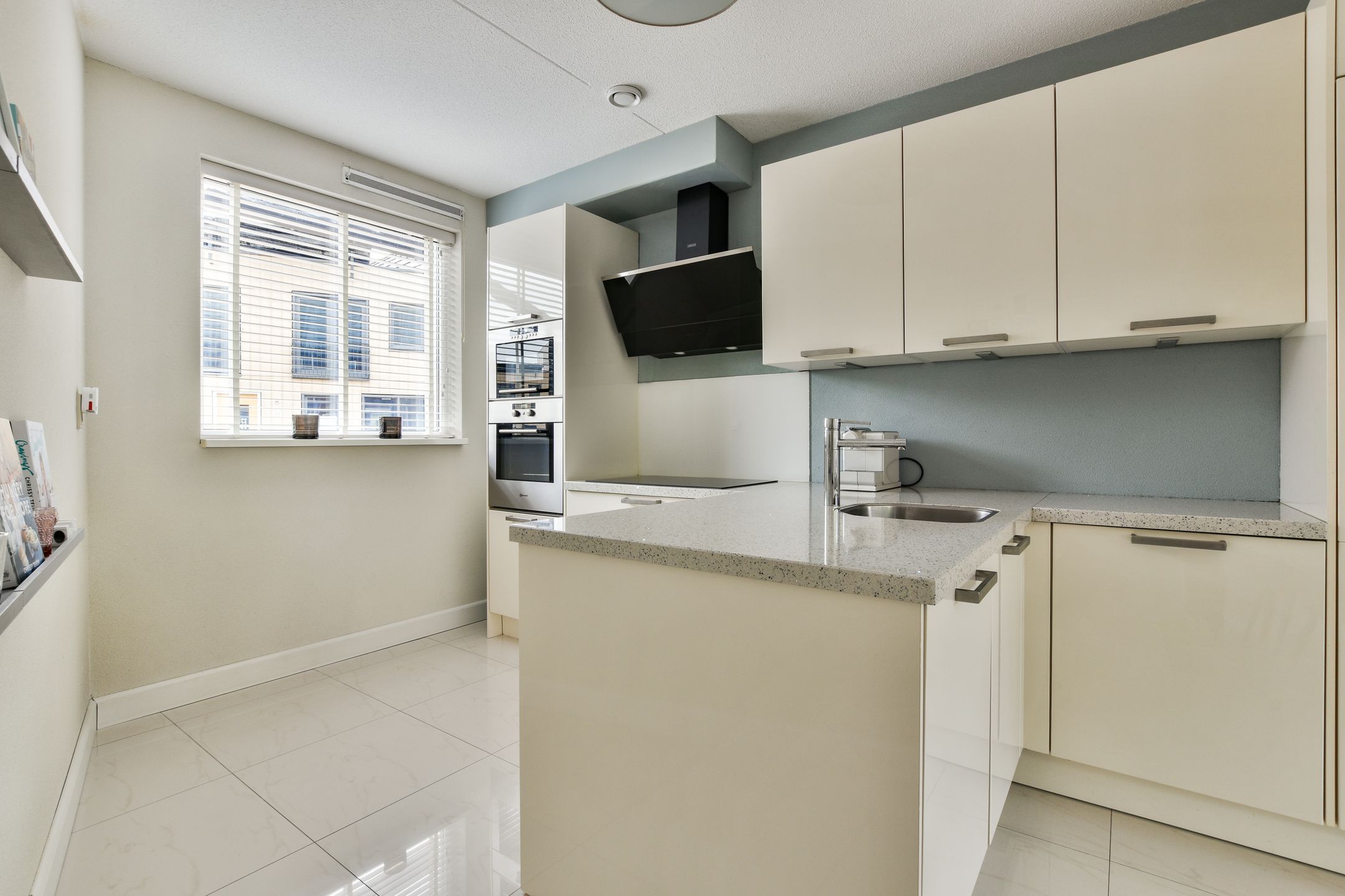 Foto 12 van James Cookroute 148