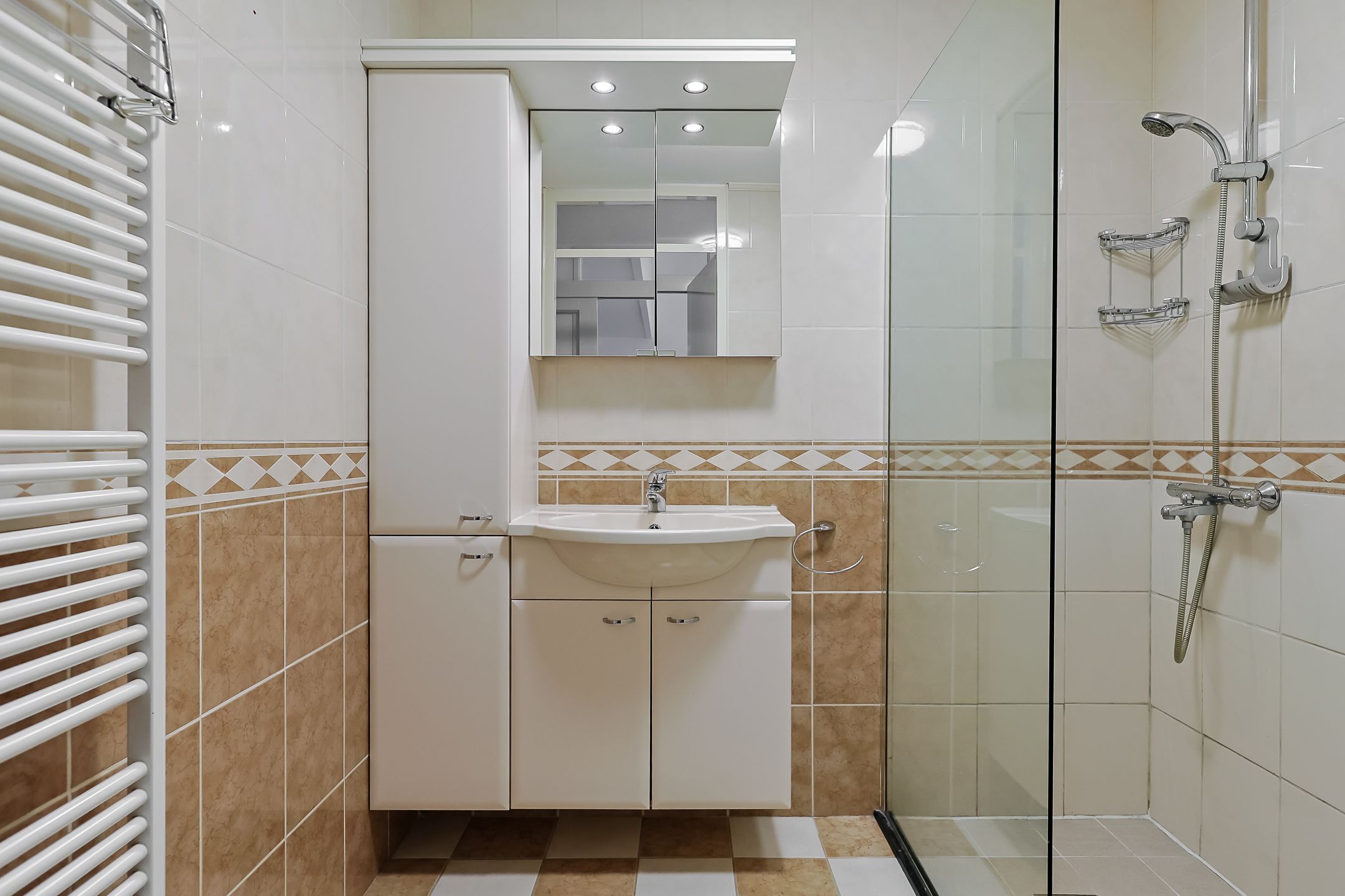 Foto 24 van Essenlaan 6-A