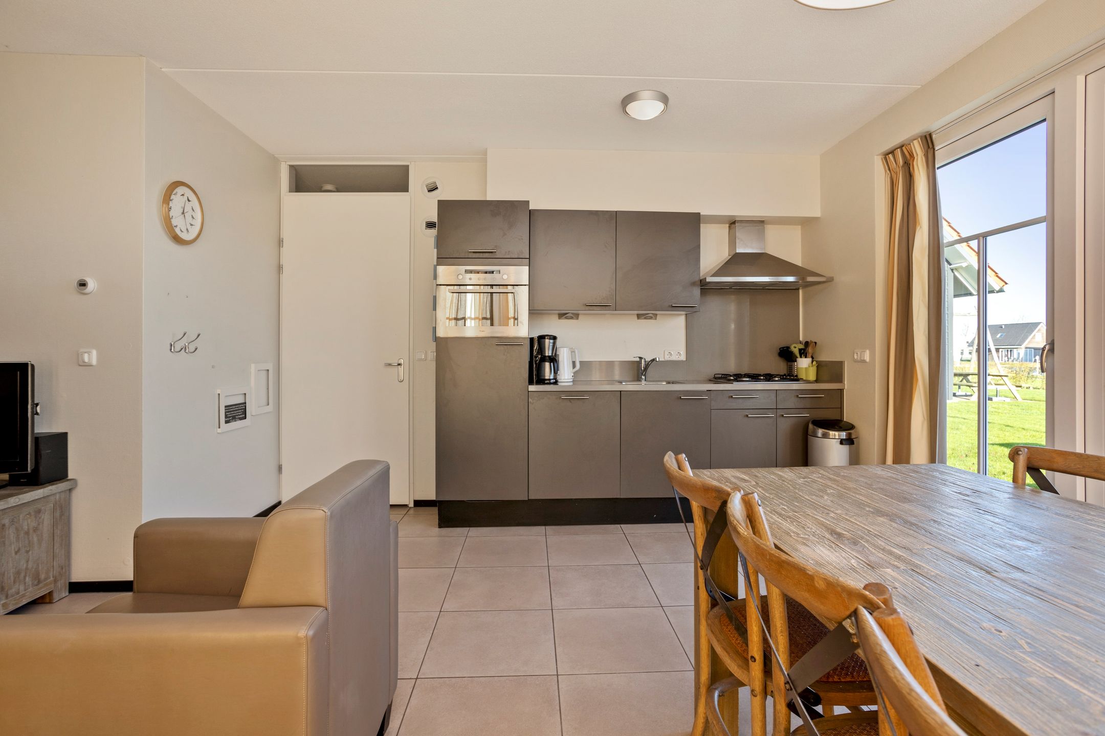 Foto 9 van Baanstpoldersedijk 4-214