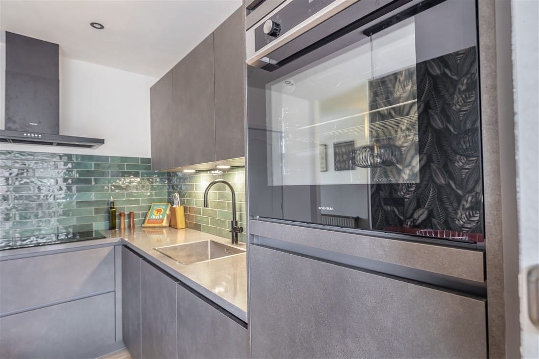 Photo 17 of Minervastraat 98