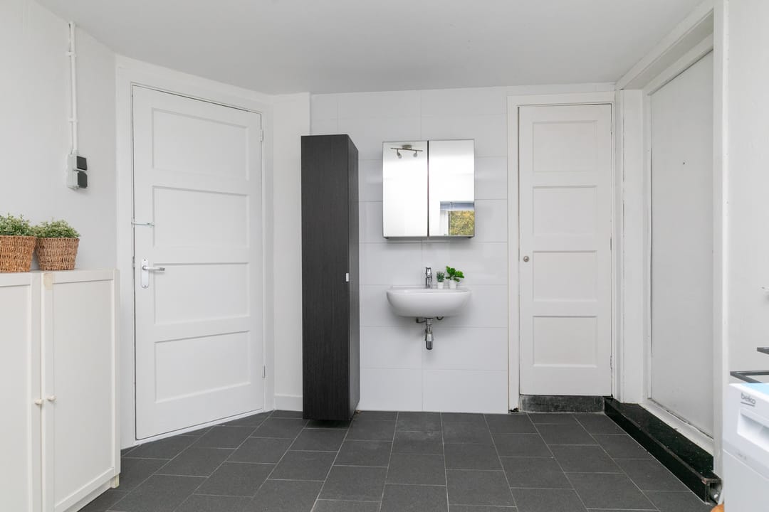 Photo 37 of Lunetstraat 12