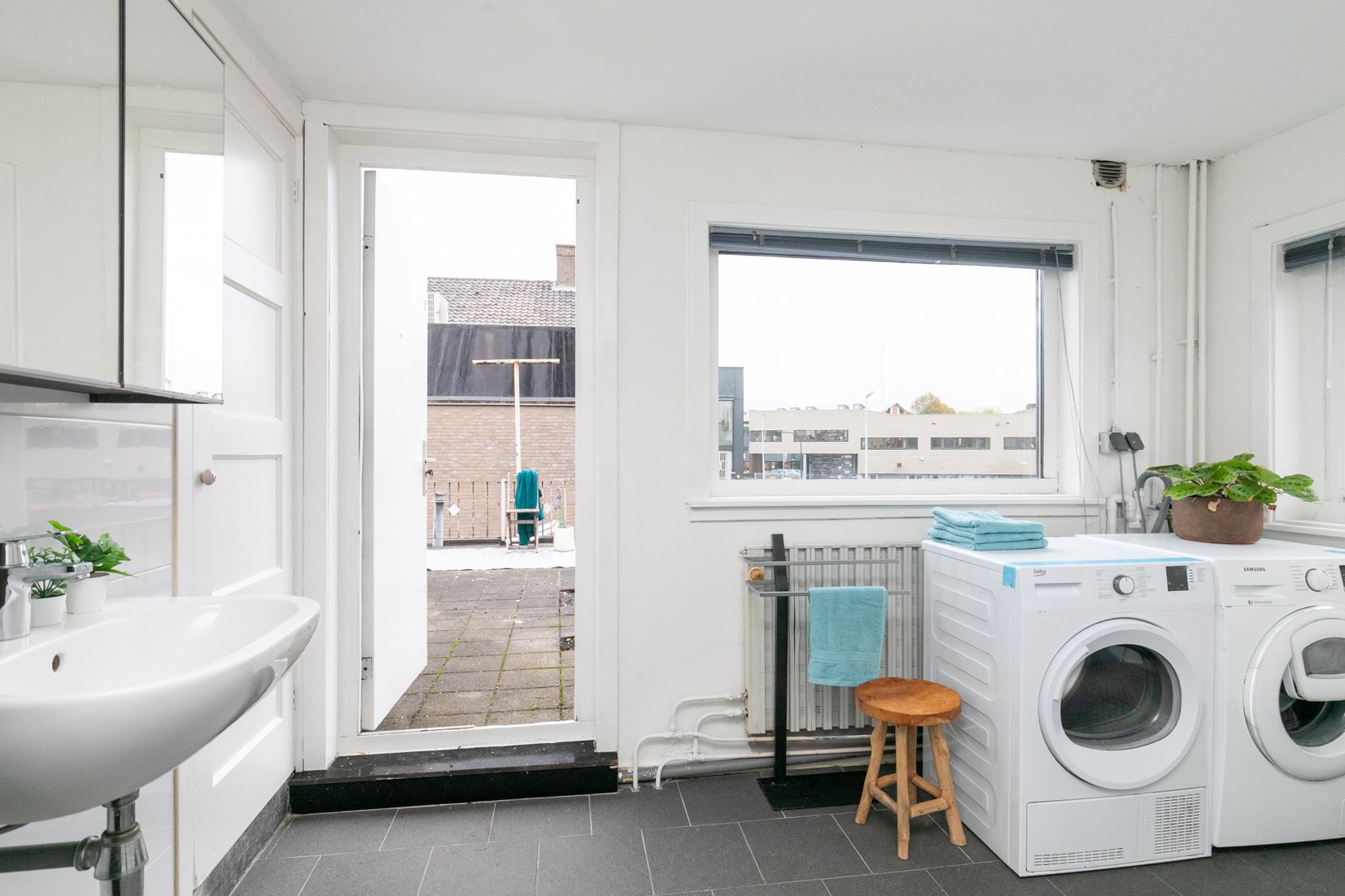 Photo 39 of Lunetstraat 12