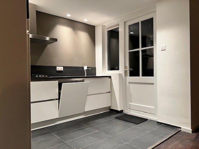 Foto 15 van Van Leeuwenhoekstraat 98