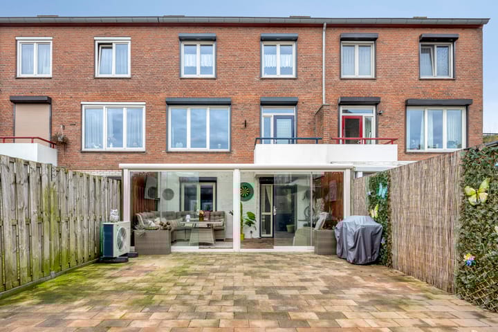 Foto 33 van Pastoor Moormanstraat 58