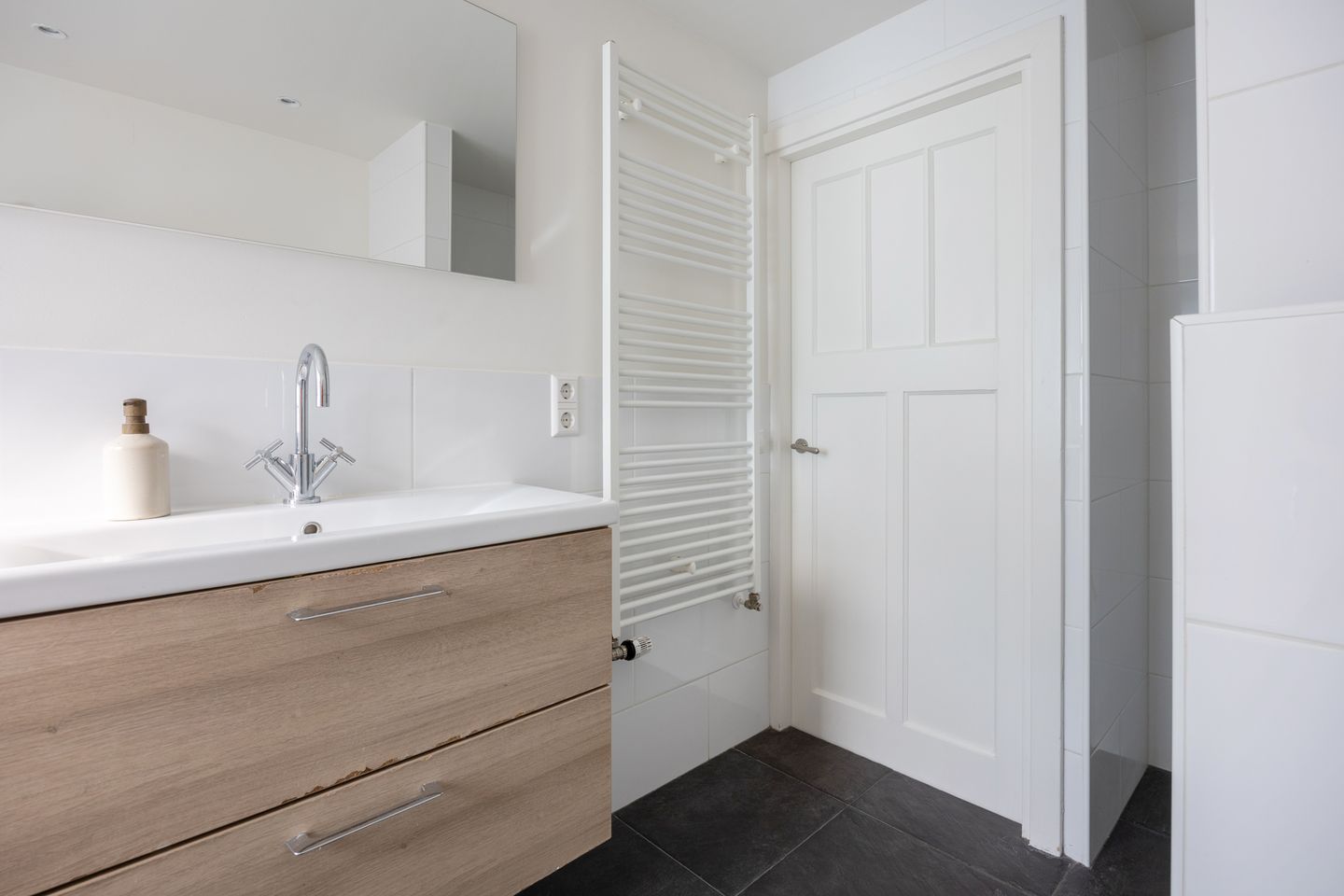 Photo 35 of Laan van Henegouwen 19