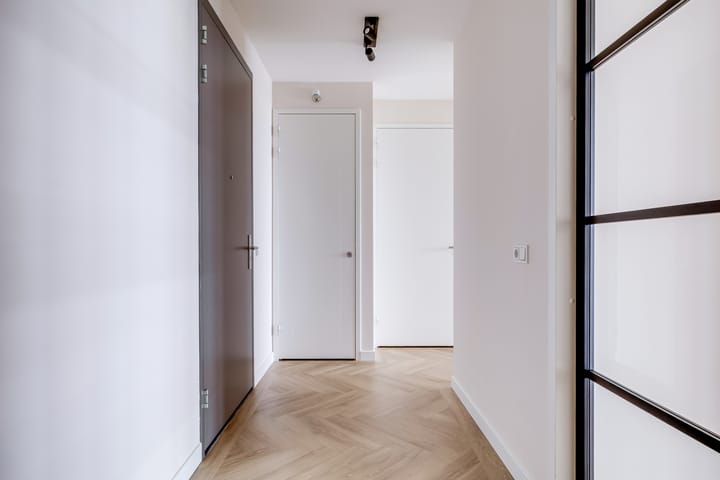 Foto 33 van Madridstraat 230