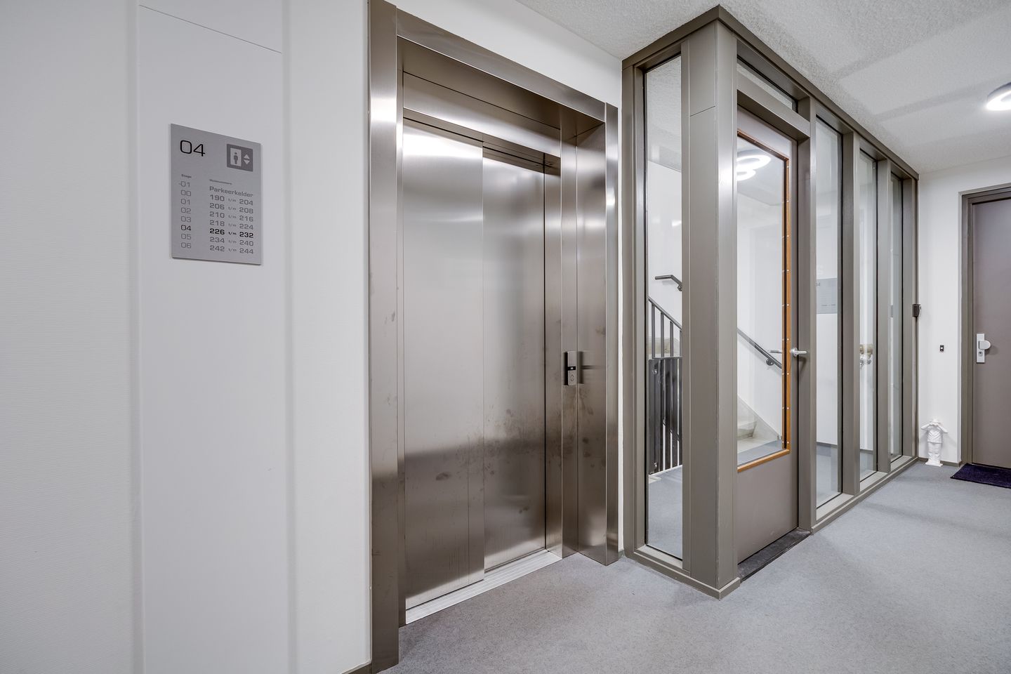 Foto 40 van Madridstraat 230