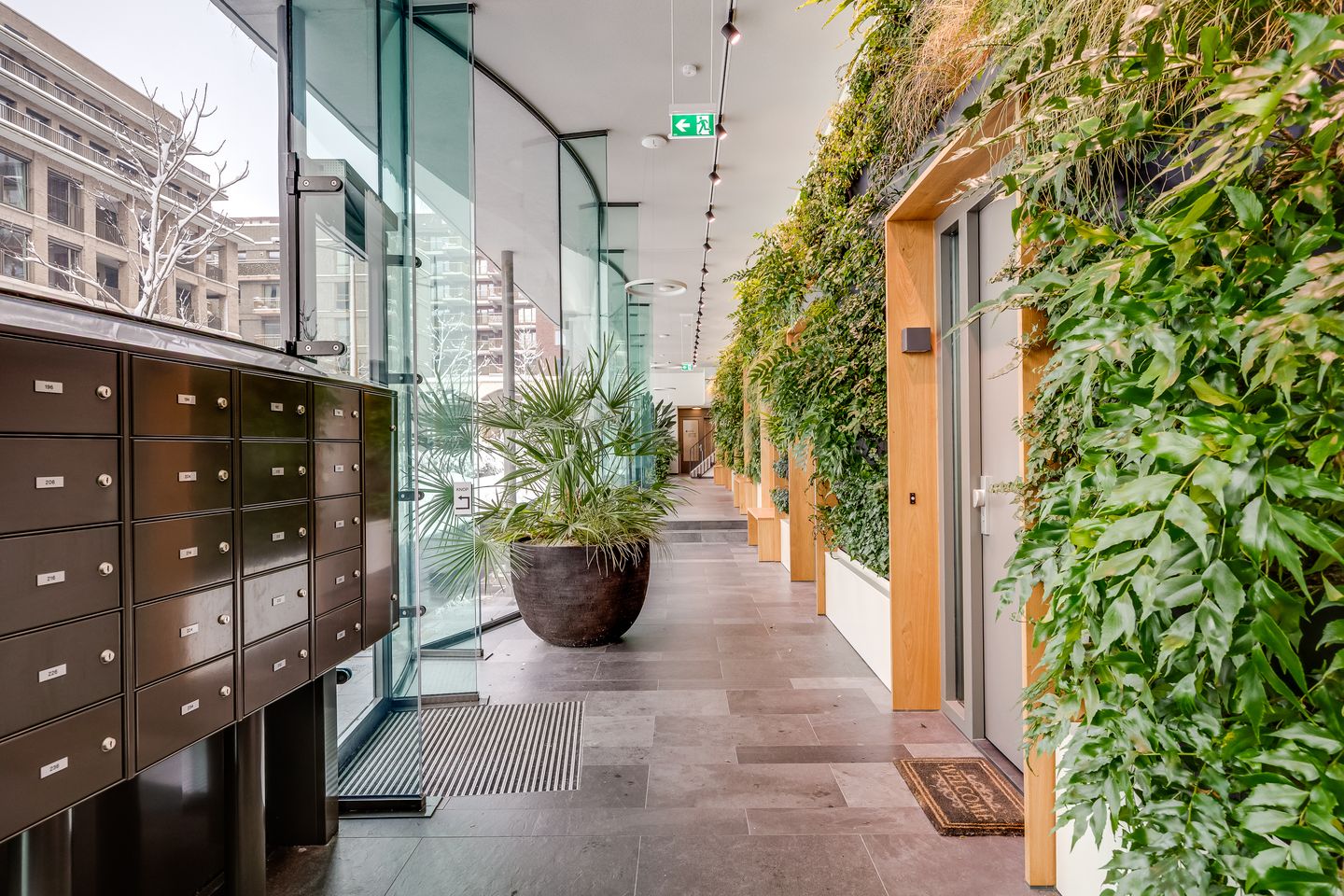 Foto 44 van Madridstraat 230