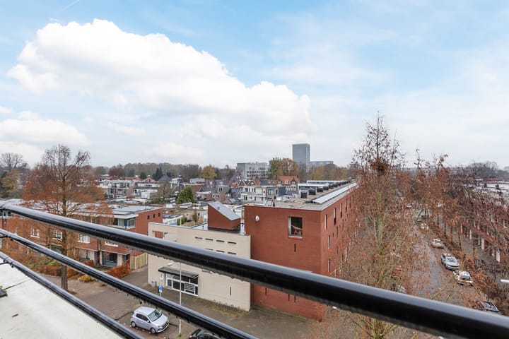 Foto 18 van Henriette Ronnerstraat 92