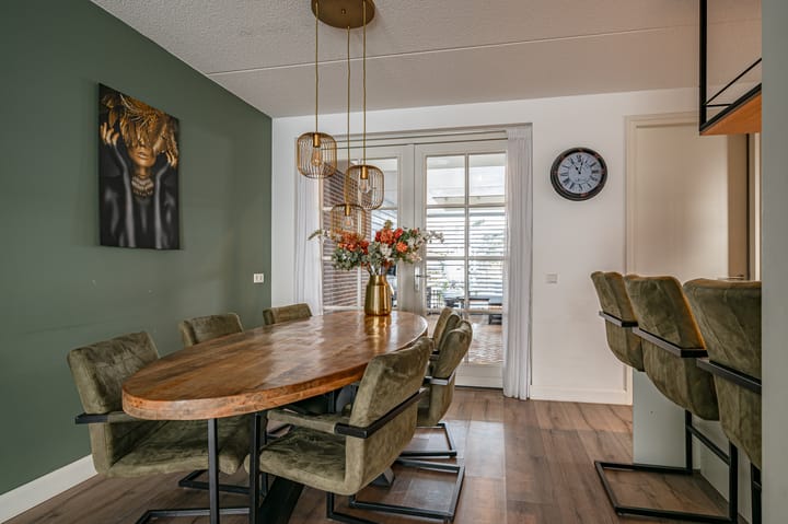 Foto 10 van Aronskelk 6