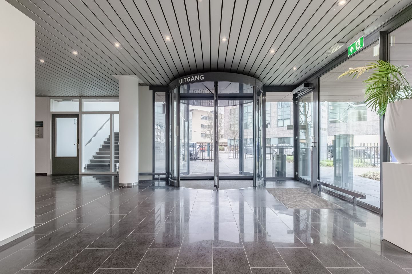 Bekijk foto 4 van Dr Holtroplaan 5-B