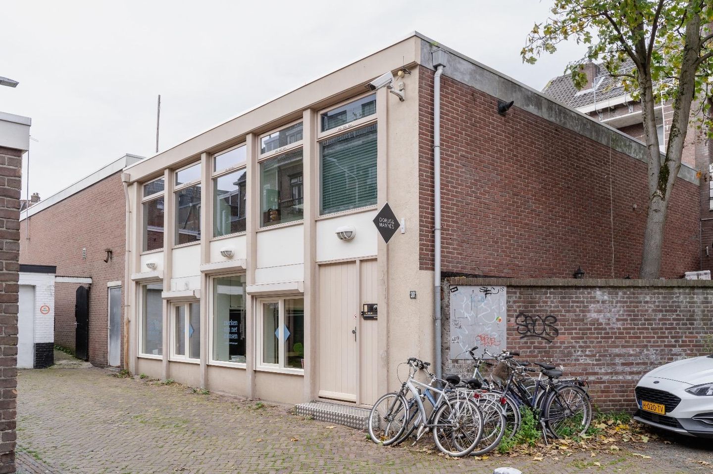 Bekijk foto 1 van Zes Huizenhof 30