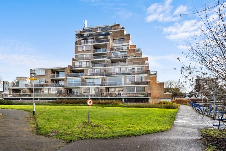 Foto 2 van Essenburg 100