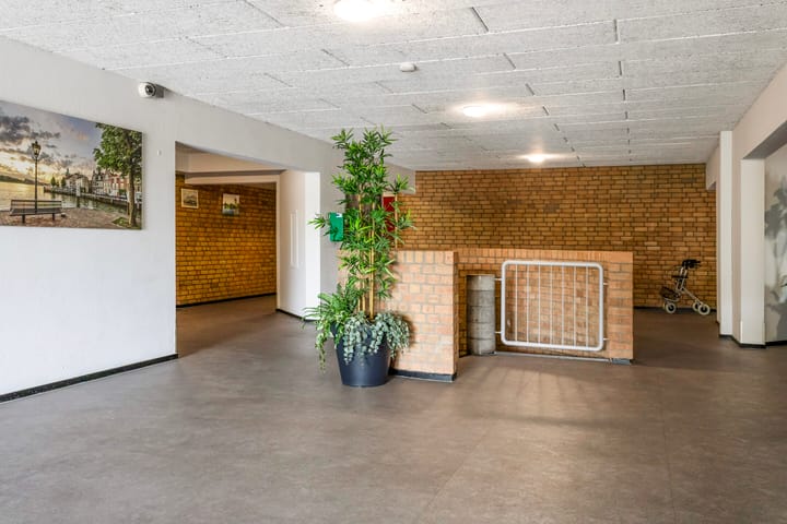 Foto 6 van Essenburg 100