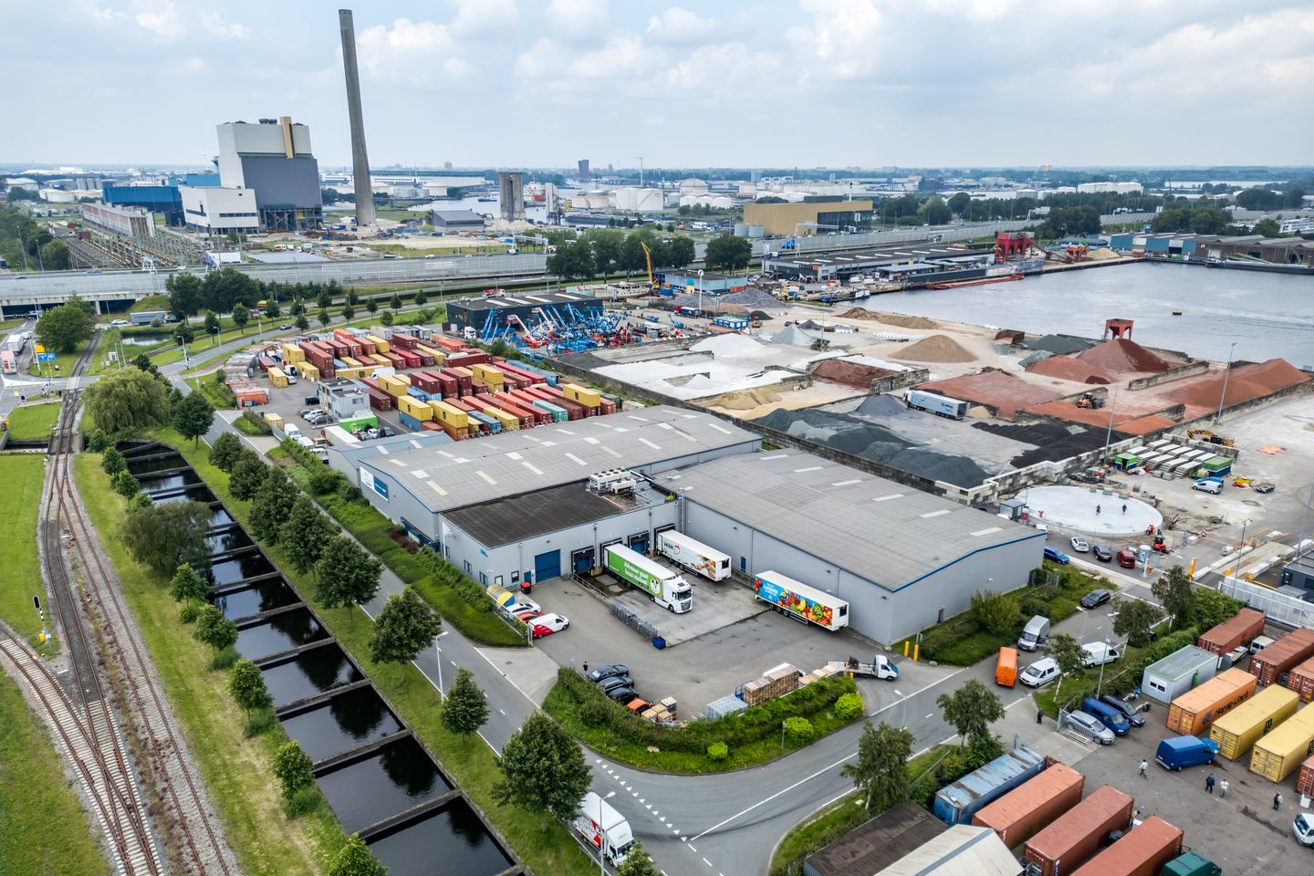 Bekijk foto 1 van Vlothavenweg 10