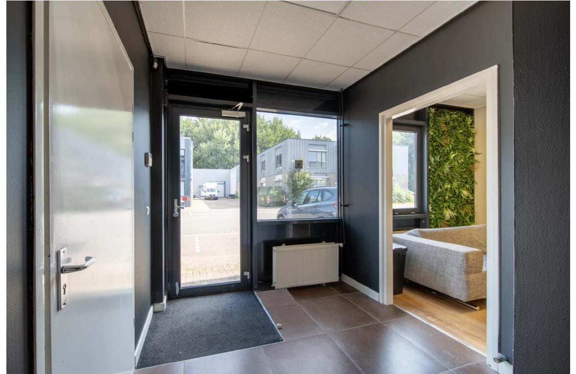 Bekijk foto 2 van Dotterbloemstraat 6