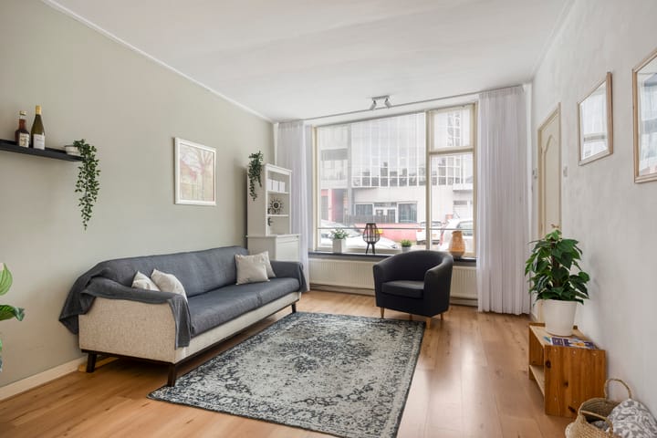 Photo 4 of Helper Oostsingel 75