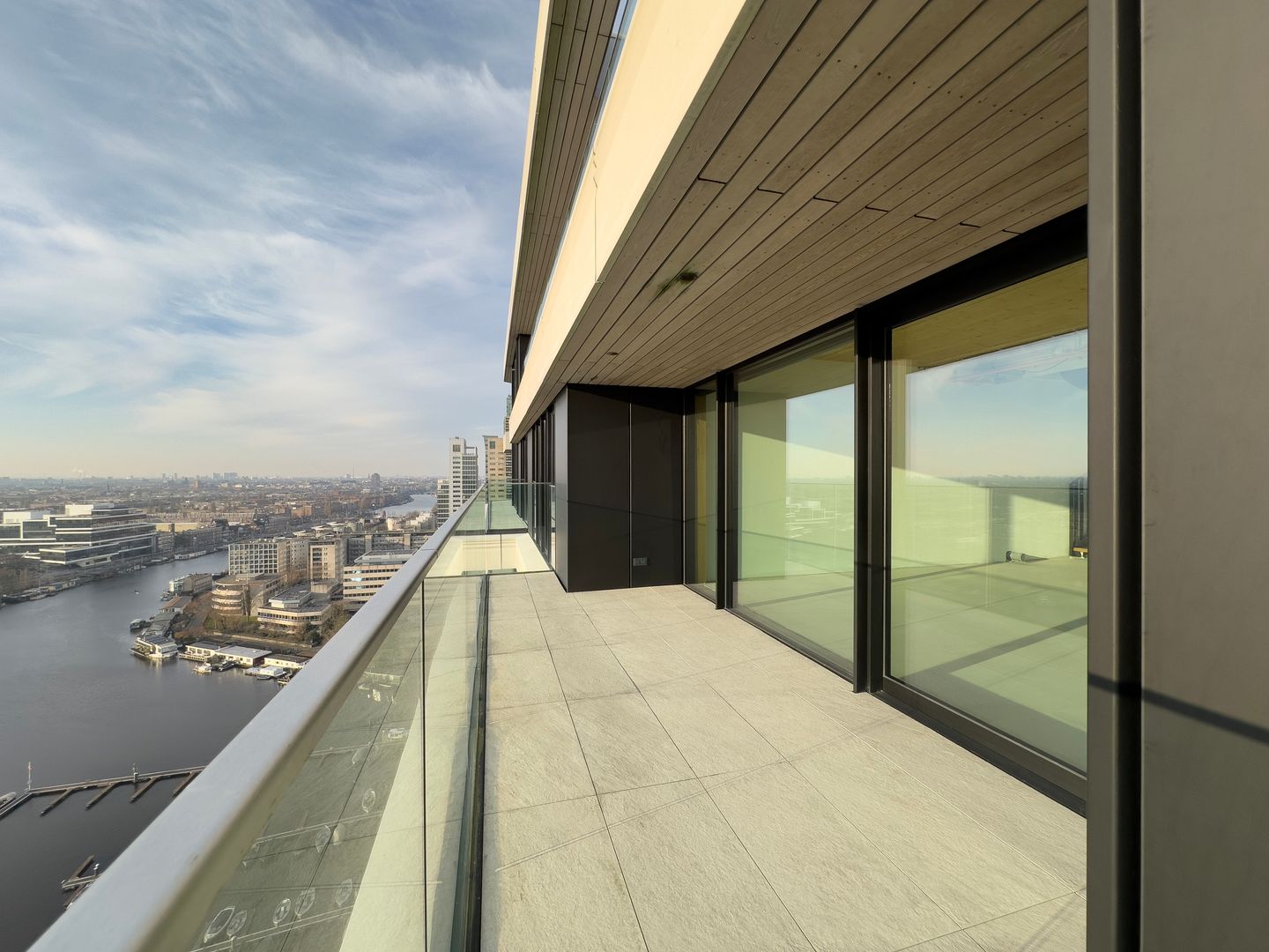 Photo 4 of Korte Ouderkerkerdijk 1-X1