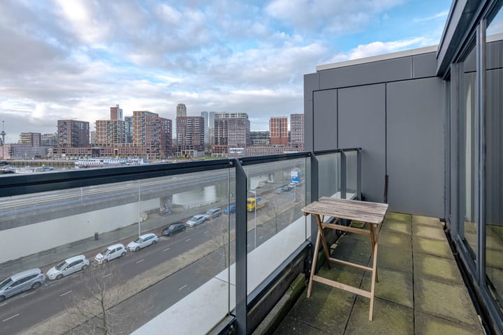 Foto 13 van Maashaven O.z. 227