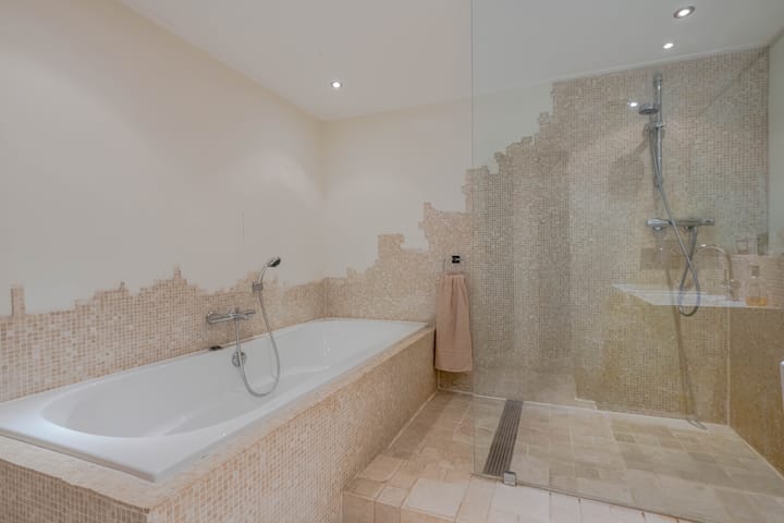 Foto 28 van Maashaven O.z. 227