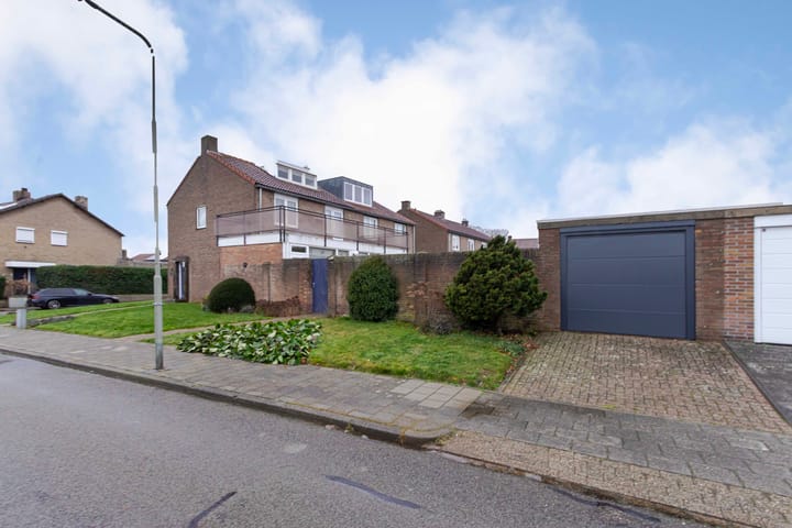 Foto 2 van Pastoor Arnold Somyasingel 15