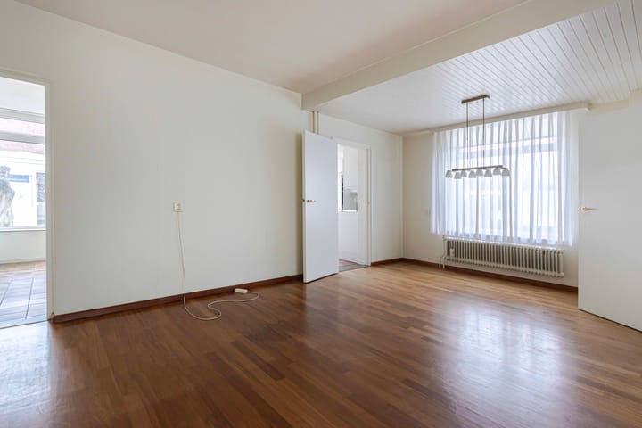 Foto 11 van Pastoor Arnold Somyasingel 15