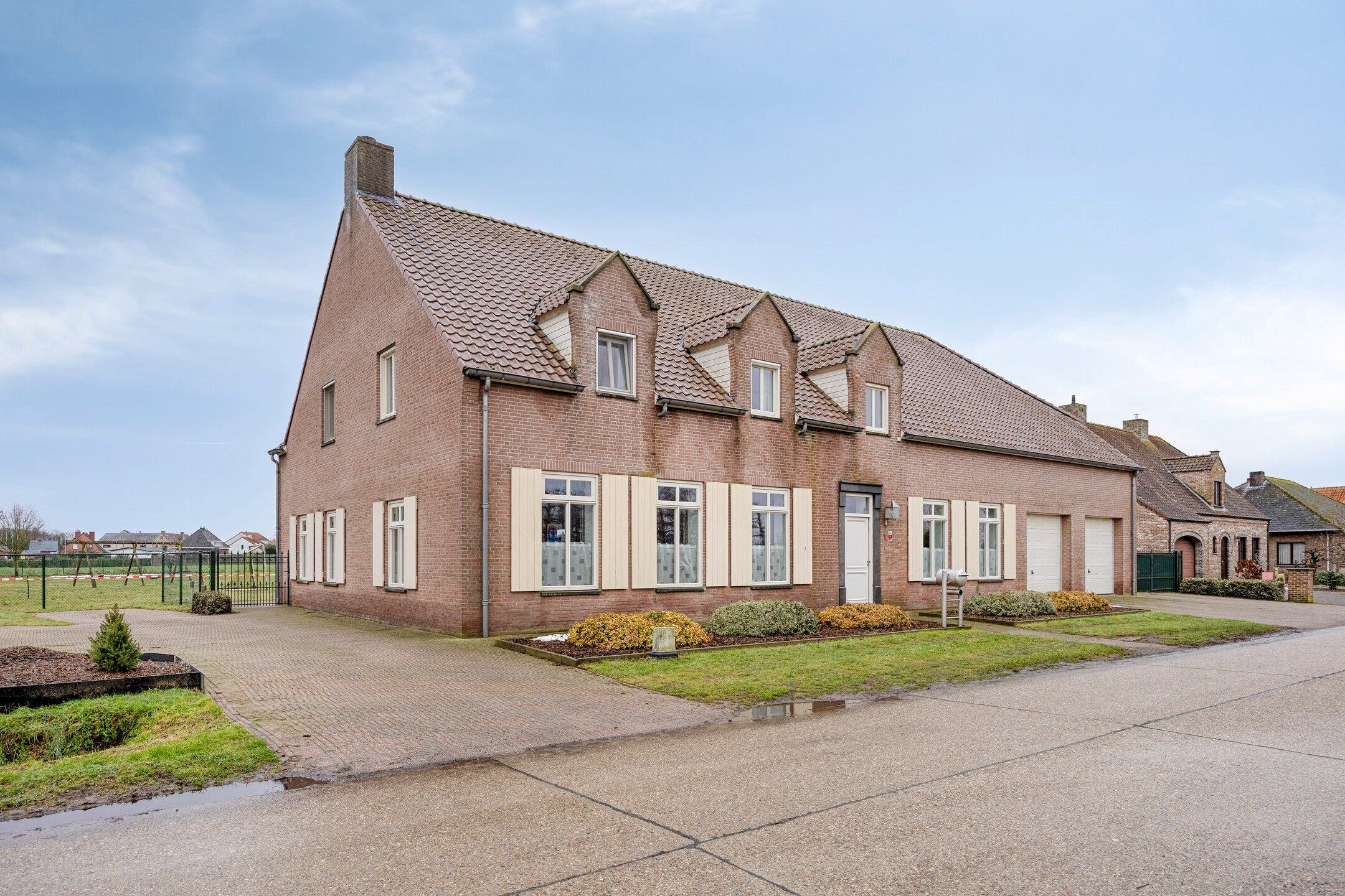 Buying a house in The Netherlands., Obroek 1