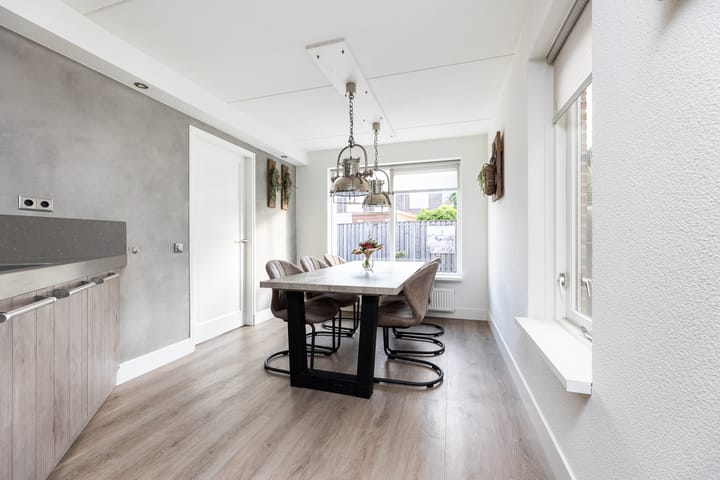 Foto 21 van Adolf van Nassaustraat 12