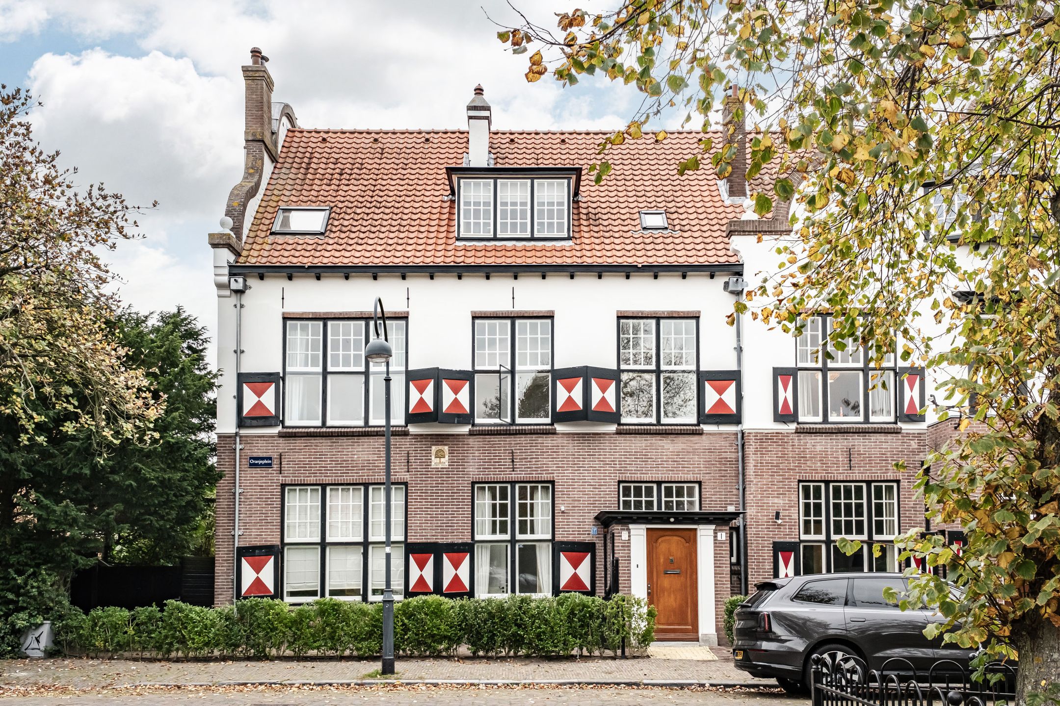 Buying a house in The Netherlands., Oranjeplein 1