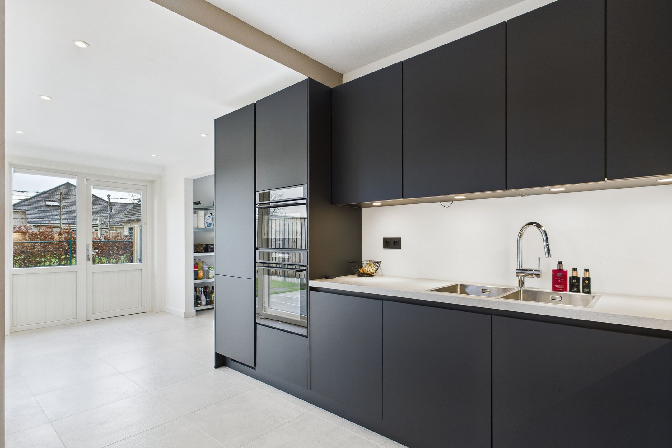 Photo 18 of Ruysdaelstraat 9