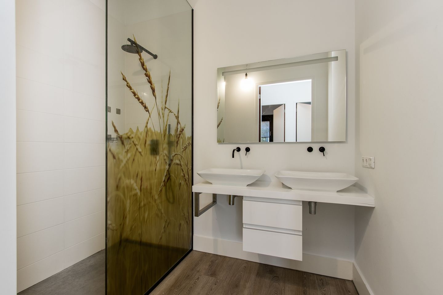 Foto 14 van Eekbrouwersweg 6-B