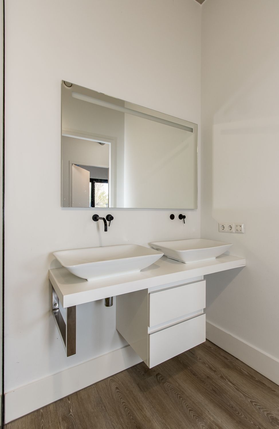 Foto 16 van Eekbrouwersweg 6-B