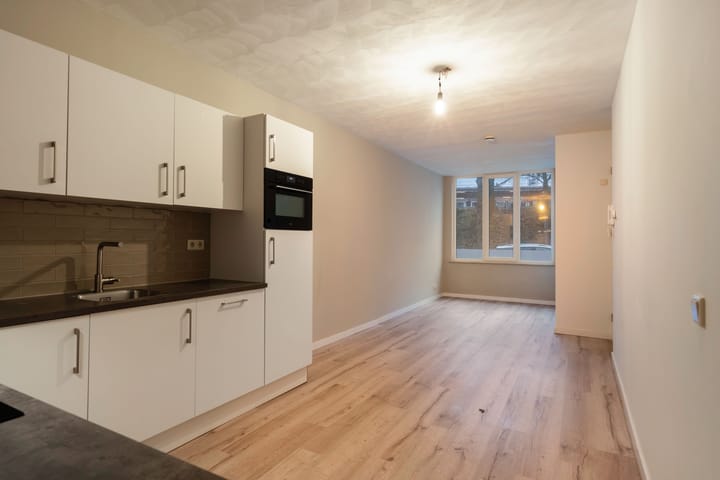 Foto 15 van Julianalaan 6