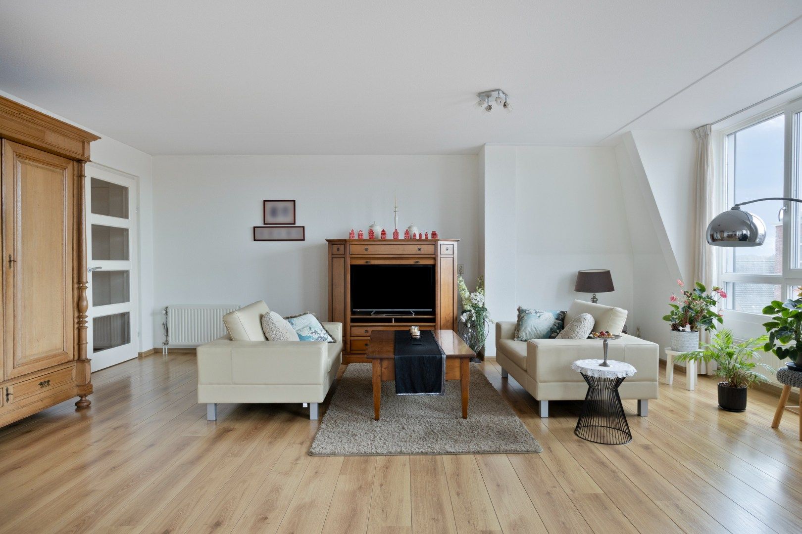 Photo 3 of Burgemeester Ruttenplein 308