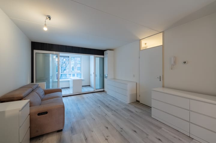 Photo 2 of Staalstraat 106