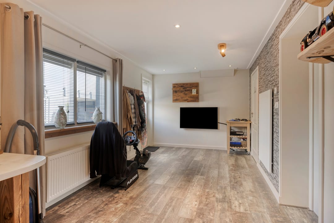 Photo 32 of Waalbandijk 28