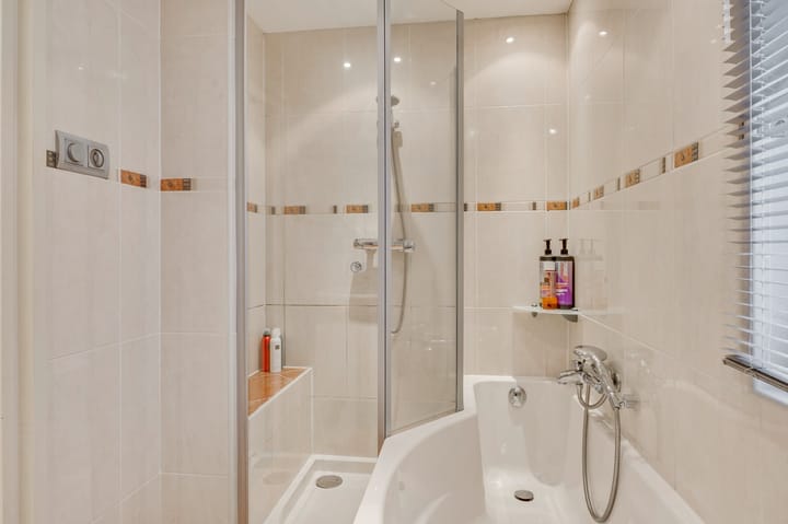 Foto 30 van Anna van Saksenstraat 14