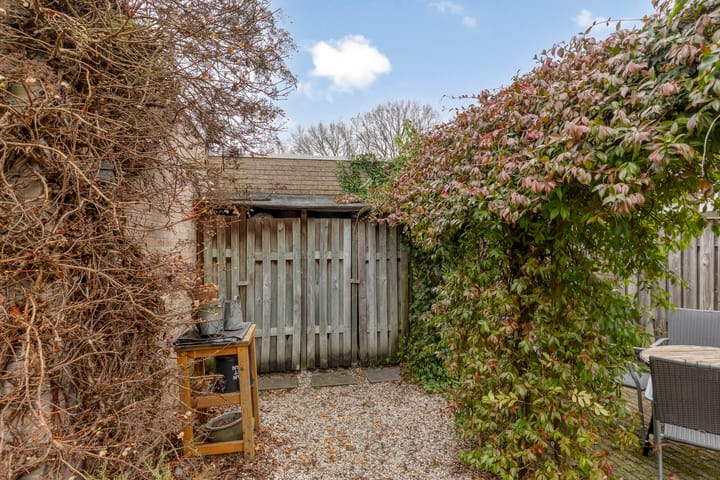 Foto 28 van Plevier 8