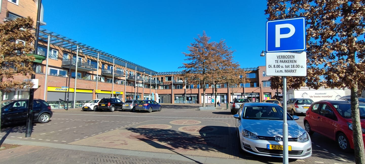 Bekijk foto 5 van Markt 1