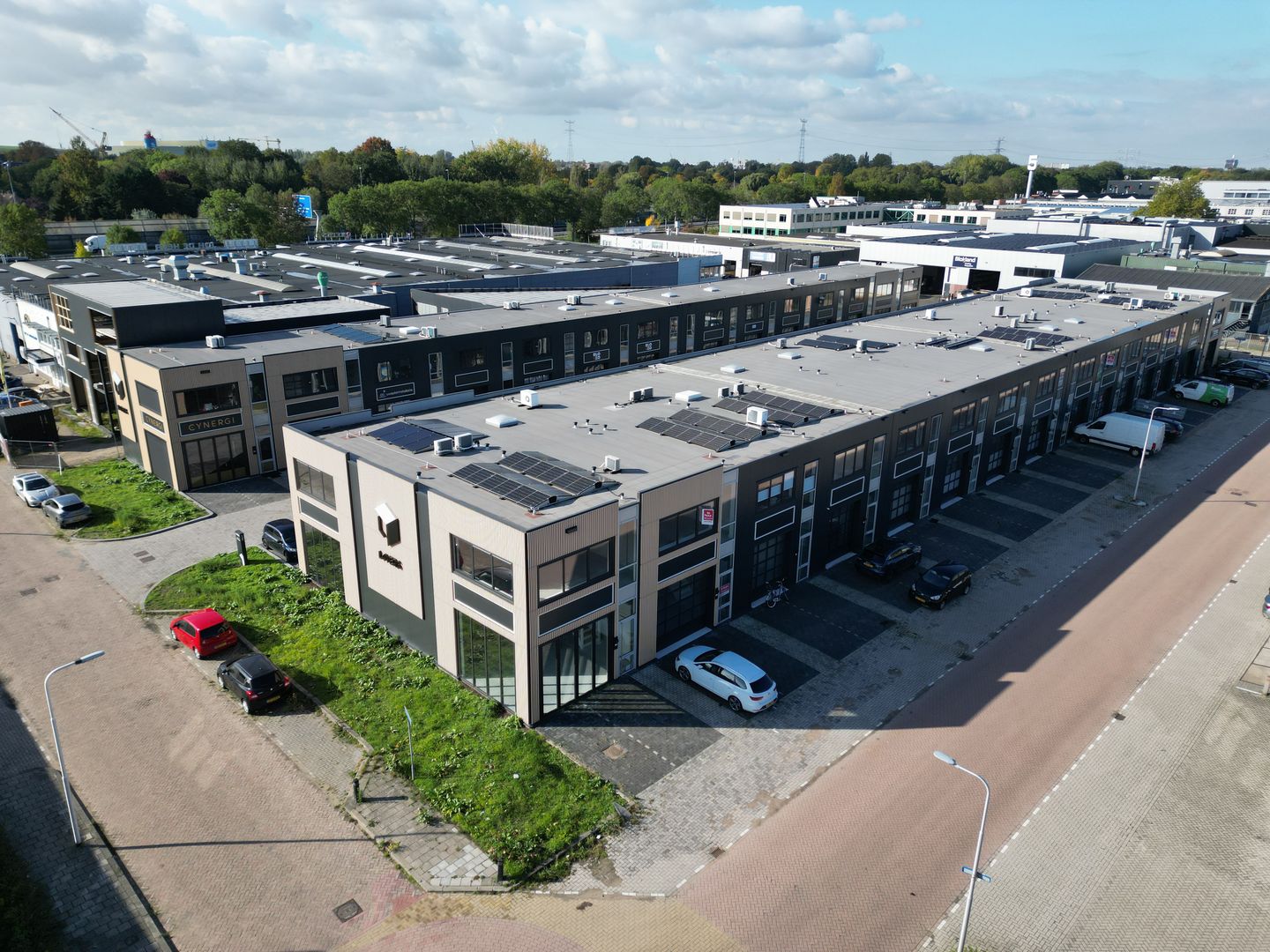 Bekijk foto 2 van Lelystraat 60-b