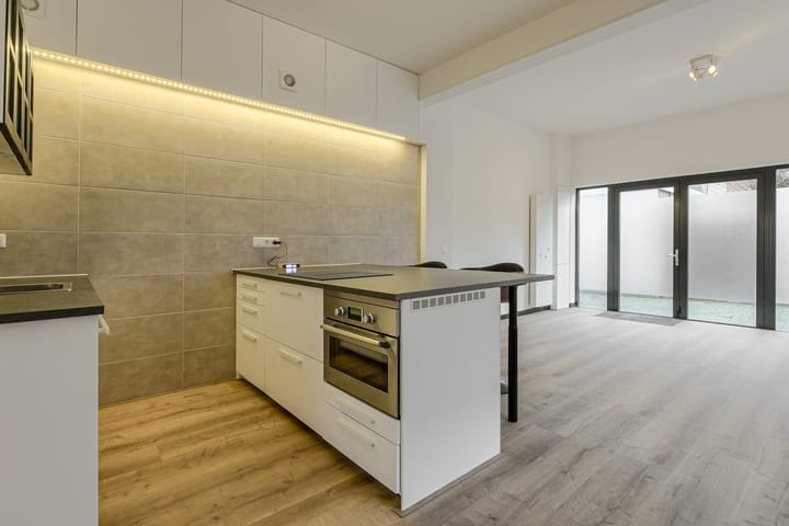 Photo 3 of Mastbosstraat 105-B