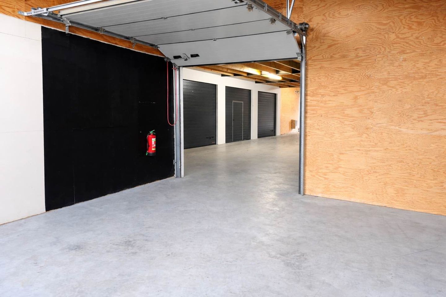 View photo 3 of Catharinastraat 14-H